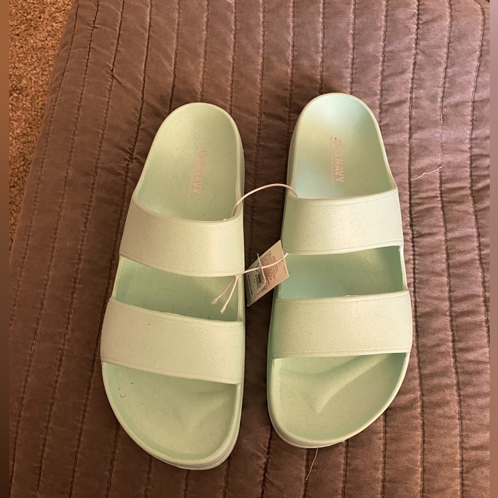 Old Navy Girls 5-6 Slides